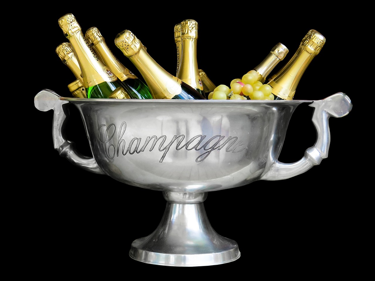 Elderflower Champagne: The Folk Ferment That Sparked Village Scandal